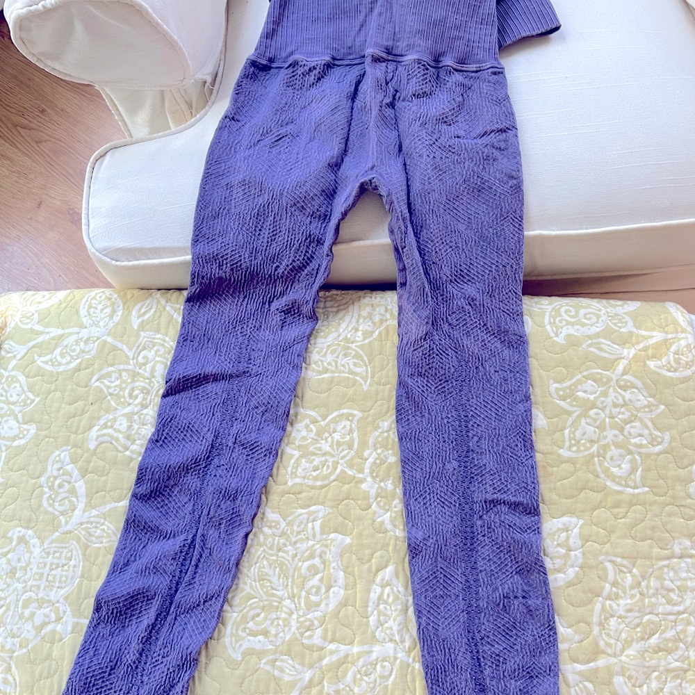 Free people matching sports bra and leggings set x-small